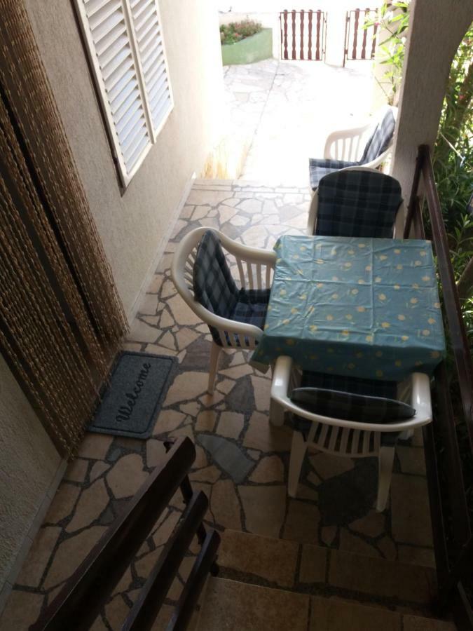 Apartman Nona Povljana Eksteriør billede