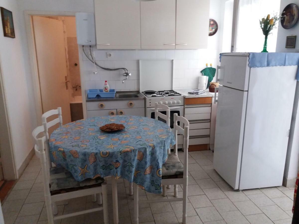Apartman Nona Povljana Eksteriør billede